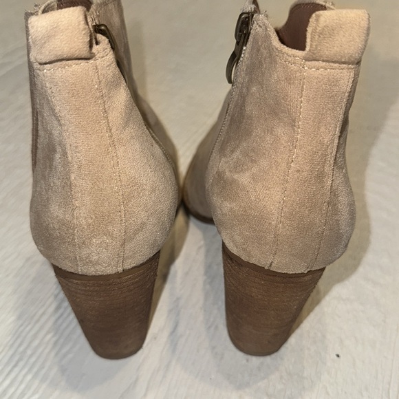 Beast Fashion Tan Suede Ankle Boots Size 9 Like NEW - Picture 8 of 9